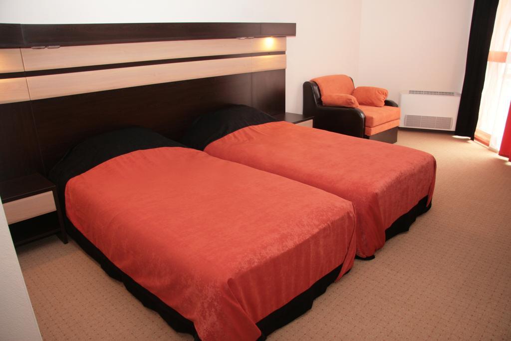 Hotel Byalo More Banite Ruang foto