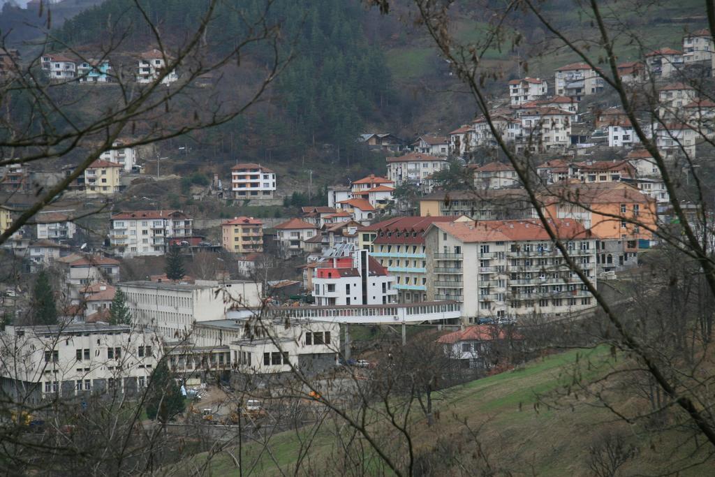 Hotel Byalo More Banite Bagian luar foto