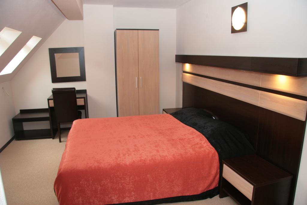 Hotel Byalo More Banite Ruang foto