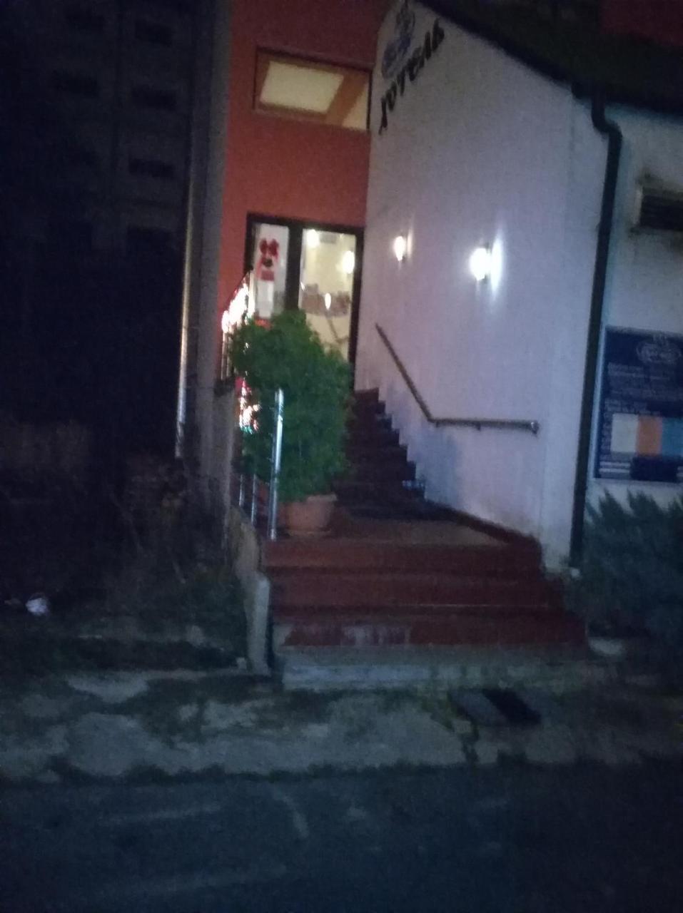 Hotel Byalo More Banite Bagian luar foto